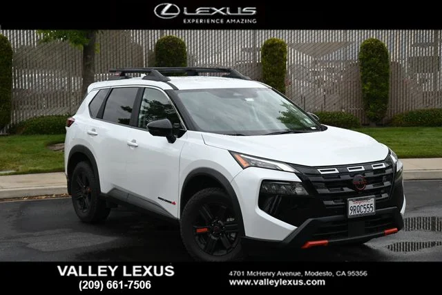 2025 Nissan Rogue Rock Creek AWD's photo