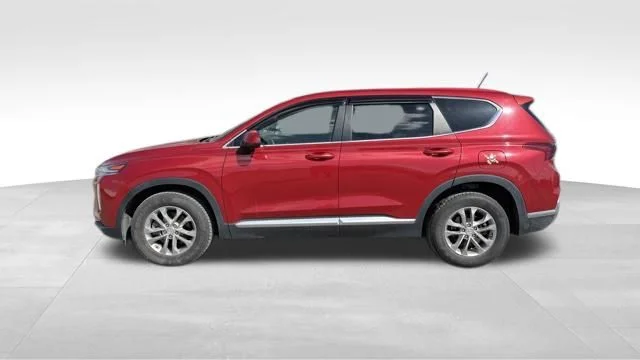 Used 2019 Red Hyundai SE image 5