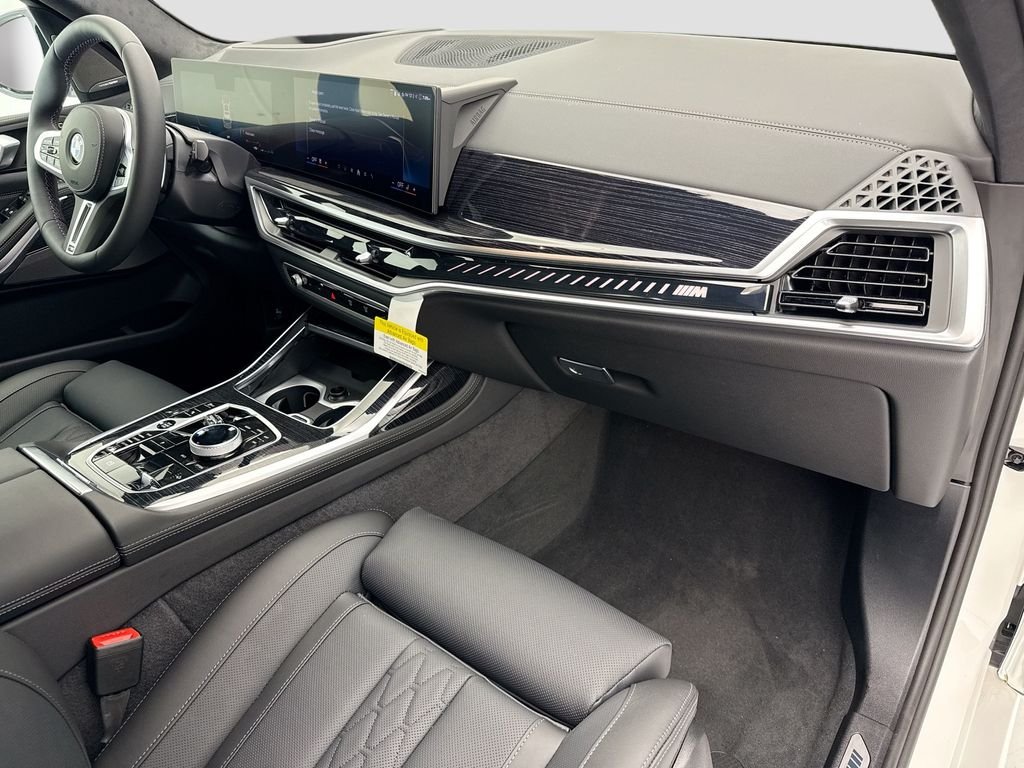 New 2027 White Metallic BMW M60i image 16