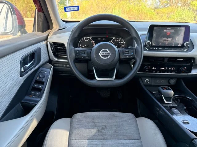 Used 2021 Red Nissan SV image 14