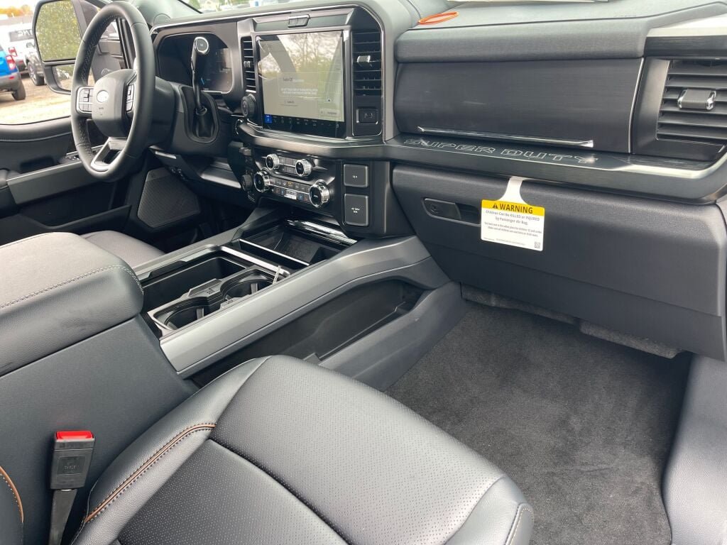 New 2026 Oxford White Ford LARIAT image 14