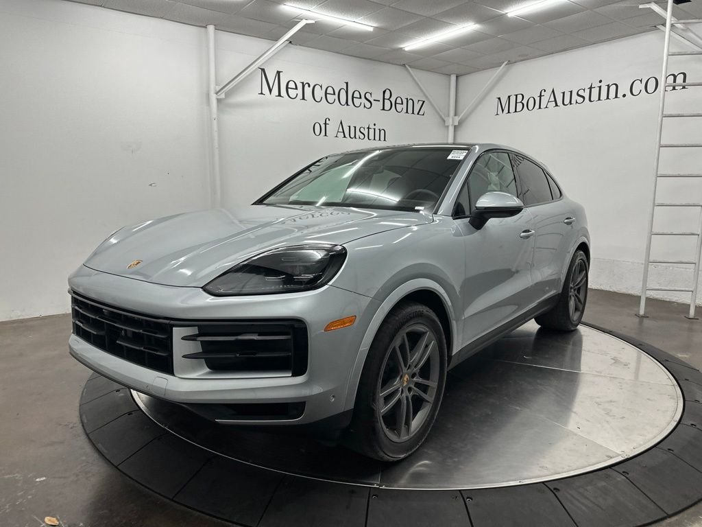 Used 2024  Porsche Base image 3