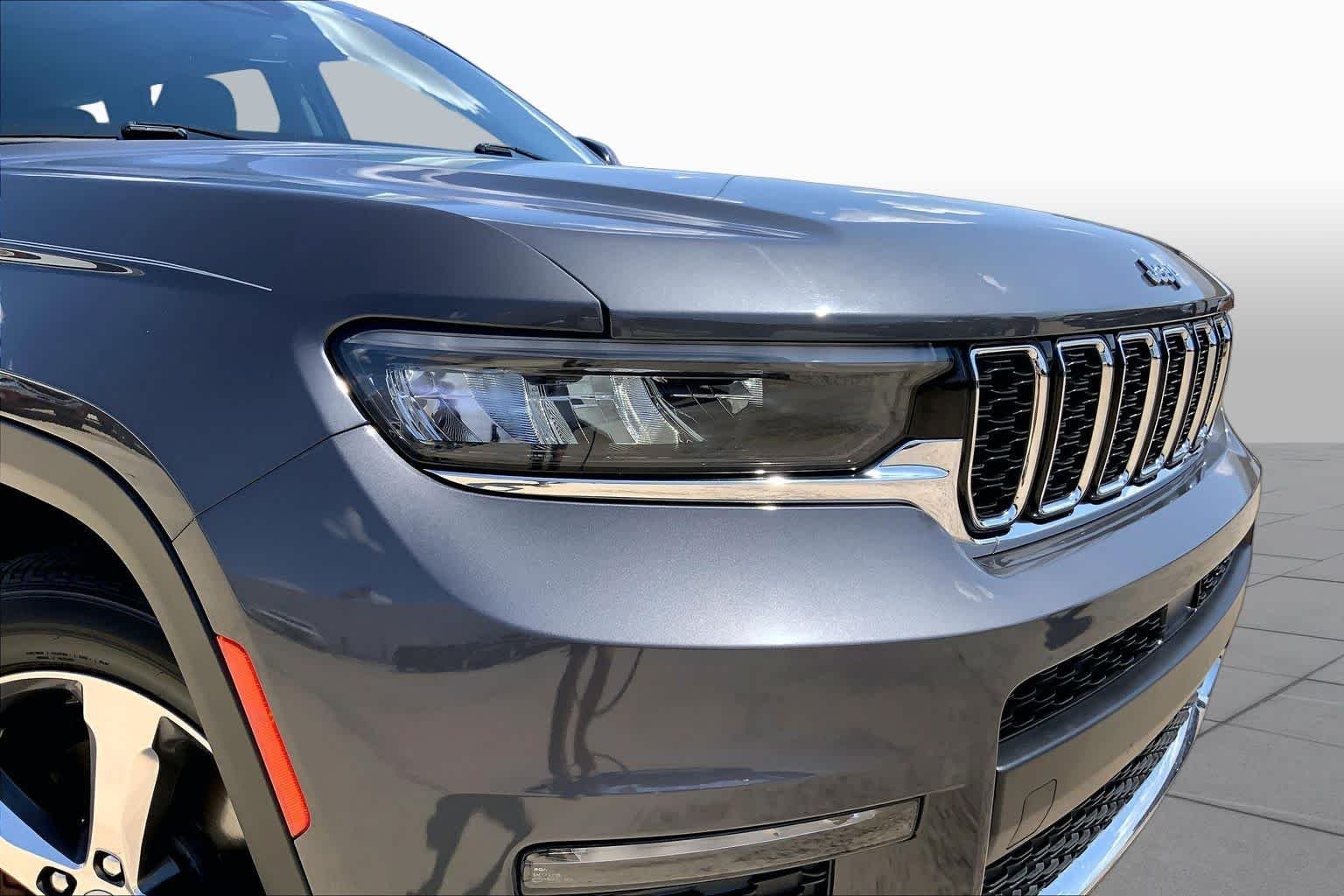 Used 2021 Baltic Gray Metallic Clearcoat Jeep Limited image 28