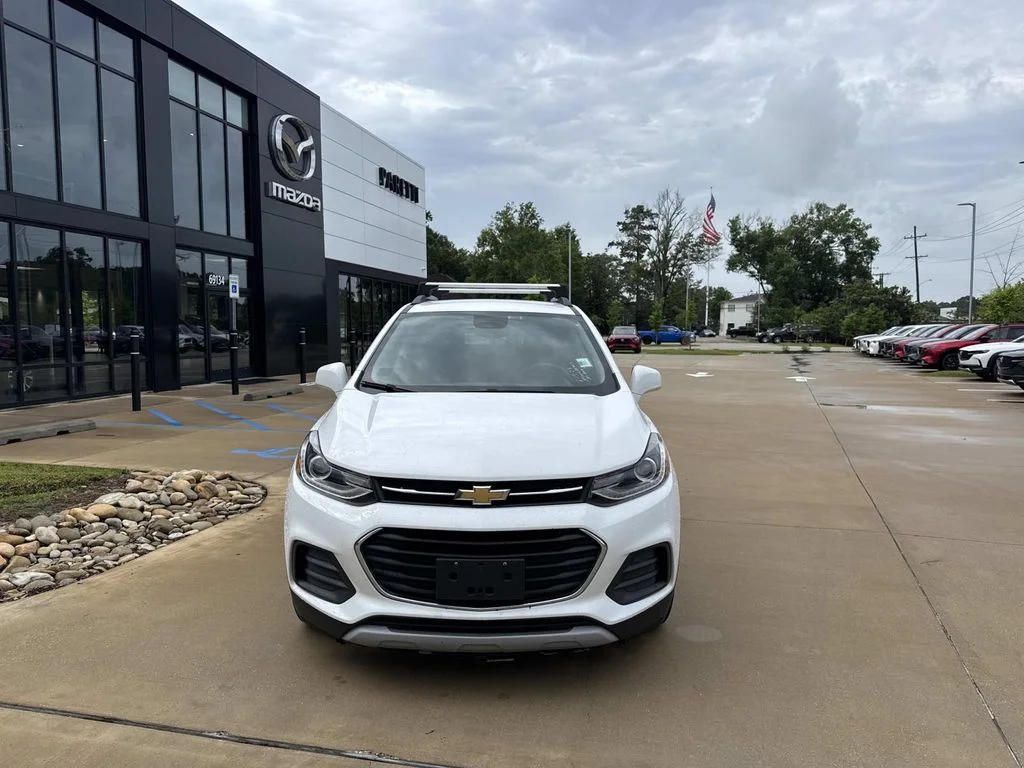Used 2017 White Chevrolet LT image 2