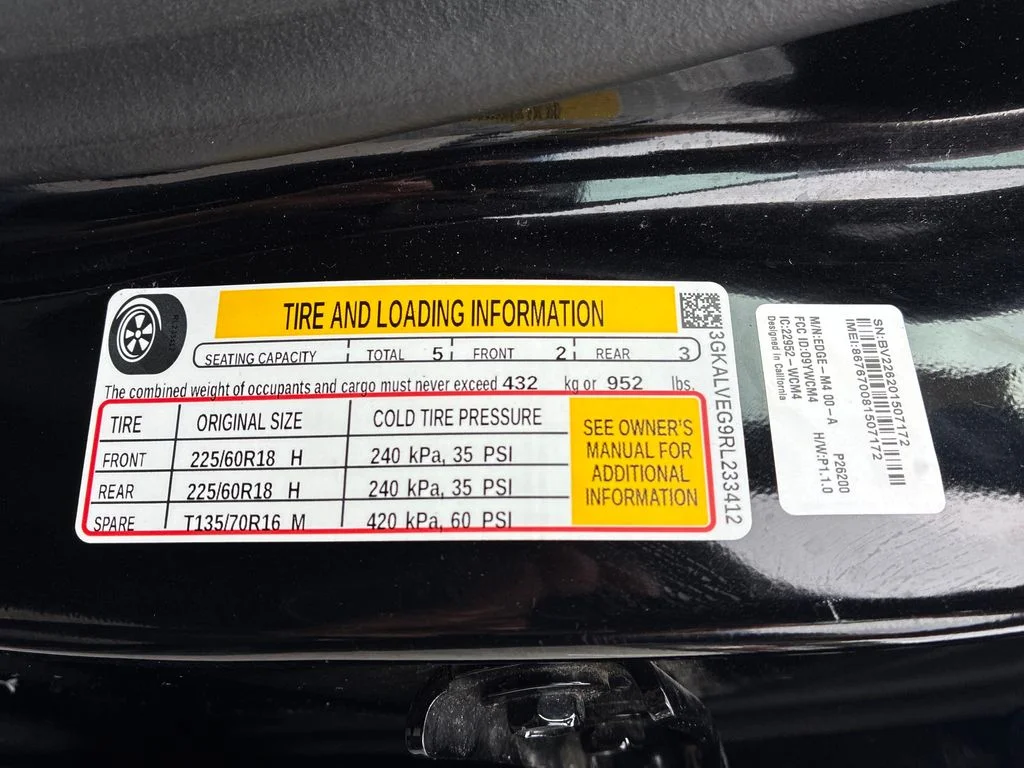 Used 2024 Black GMC SLT image 40