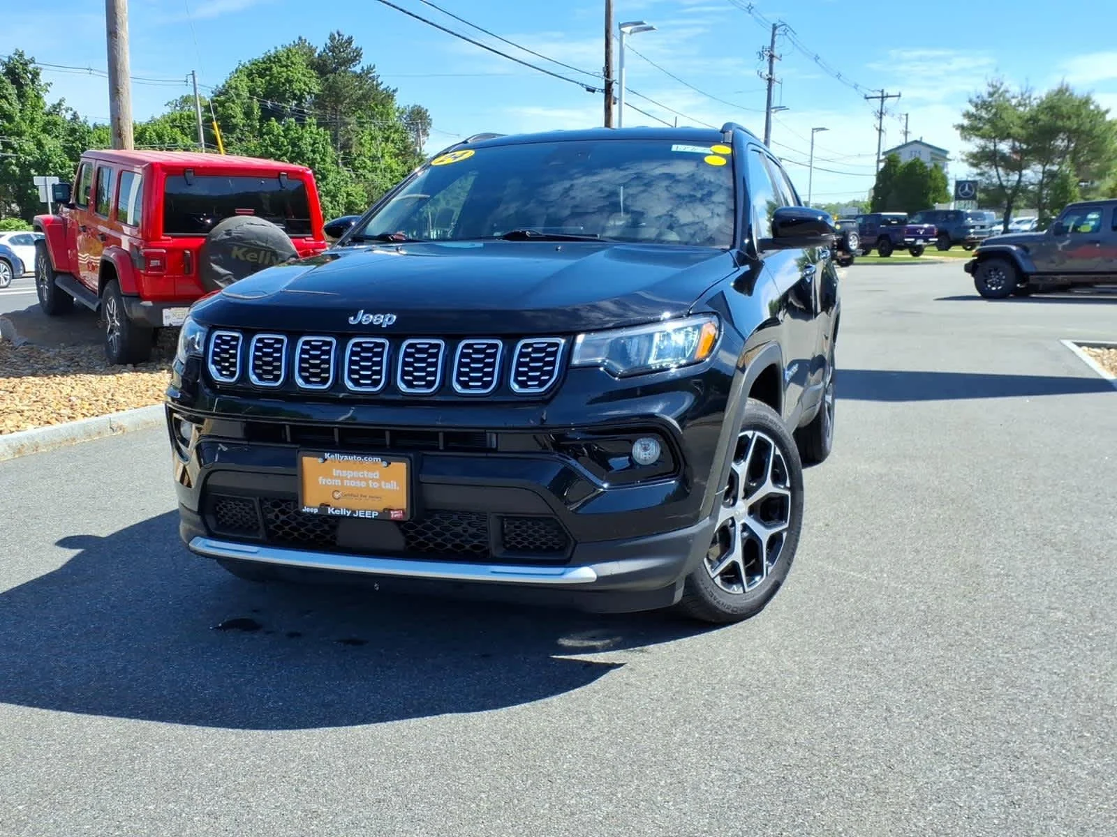 Certified Used 2024 Diamond Black Crystal Pearlcoat Jeep Limited image 2