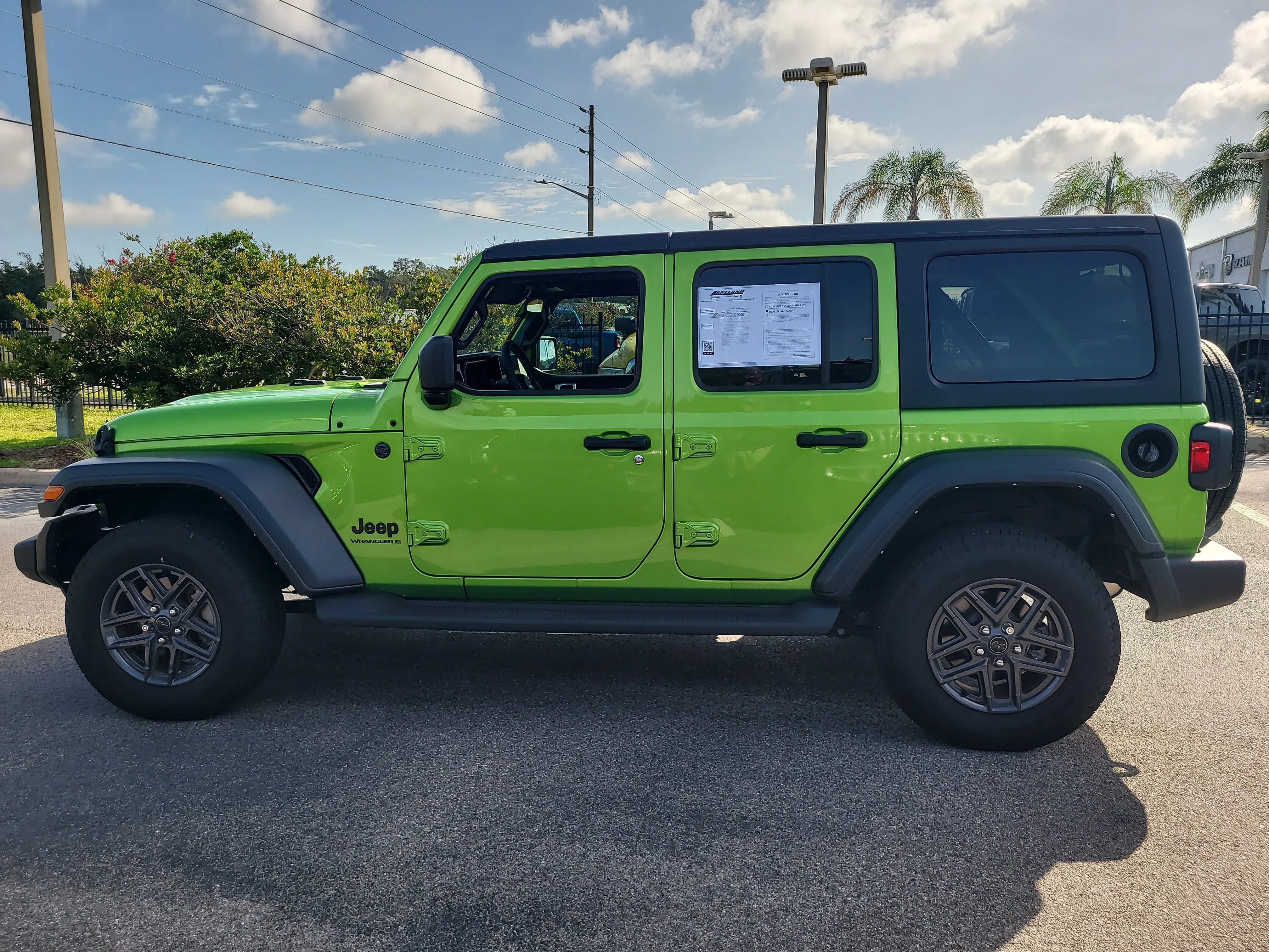 Used 2025 Mojito Clearcoat Jeep Sport S image 7