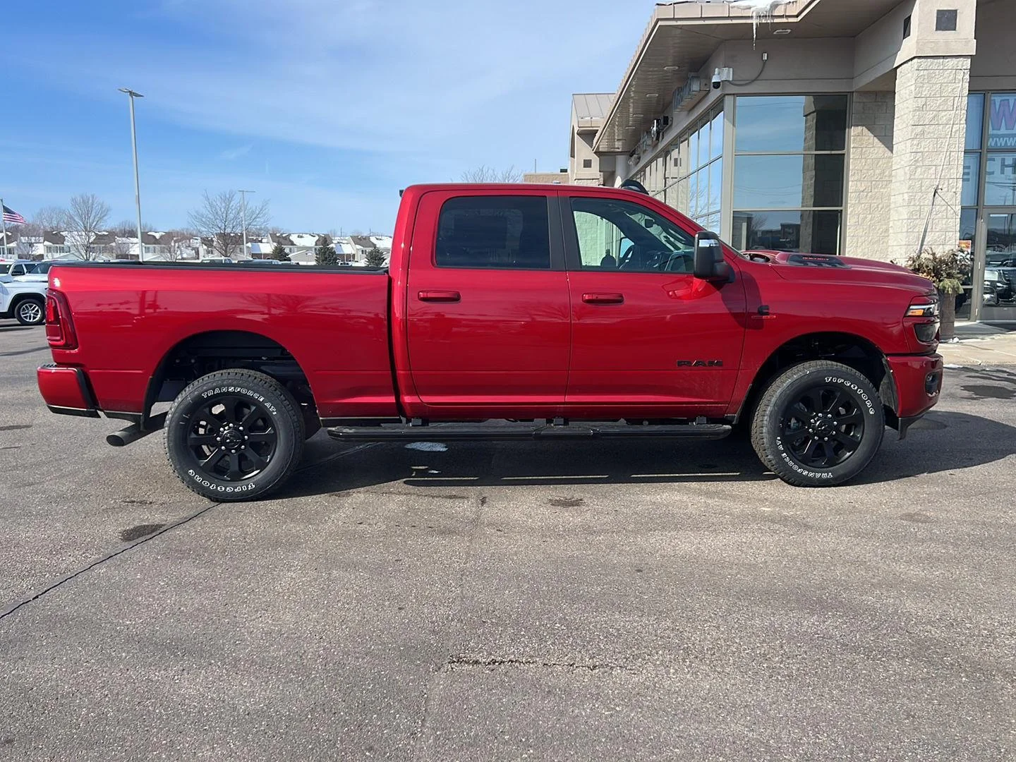 New 2026 Molten Red Pearl-Coat Exterior Paint RAM Laramie image 9
