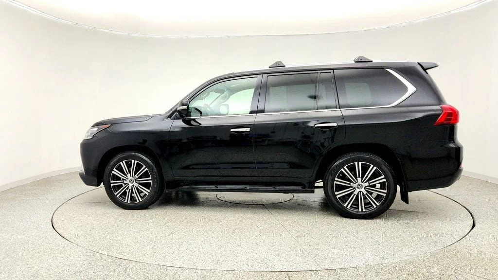 Used 2019 Black Onyx Lexus LX 570 Three Row 4WD w/ Mark Levinson, Rear DVD & Luxury Pkg image 8