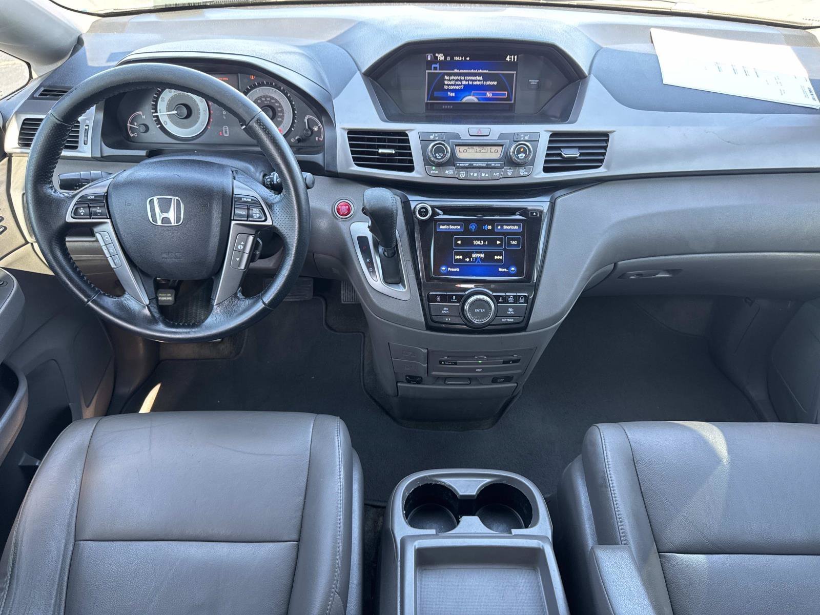 Used 2015 White Diamond Pearl Honda  image 9