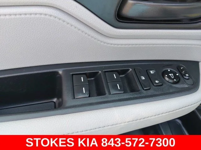 Used 2020  Honda EX-L image 19