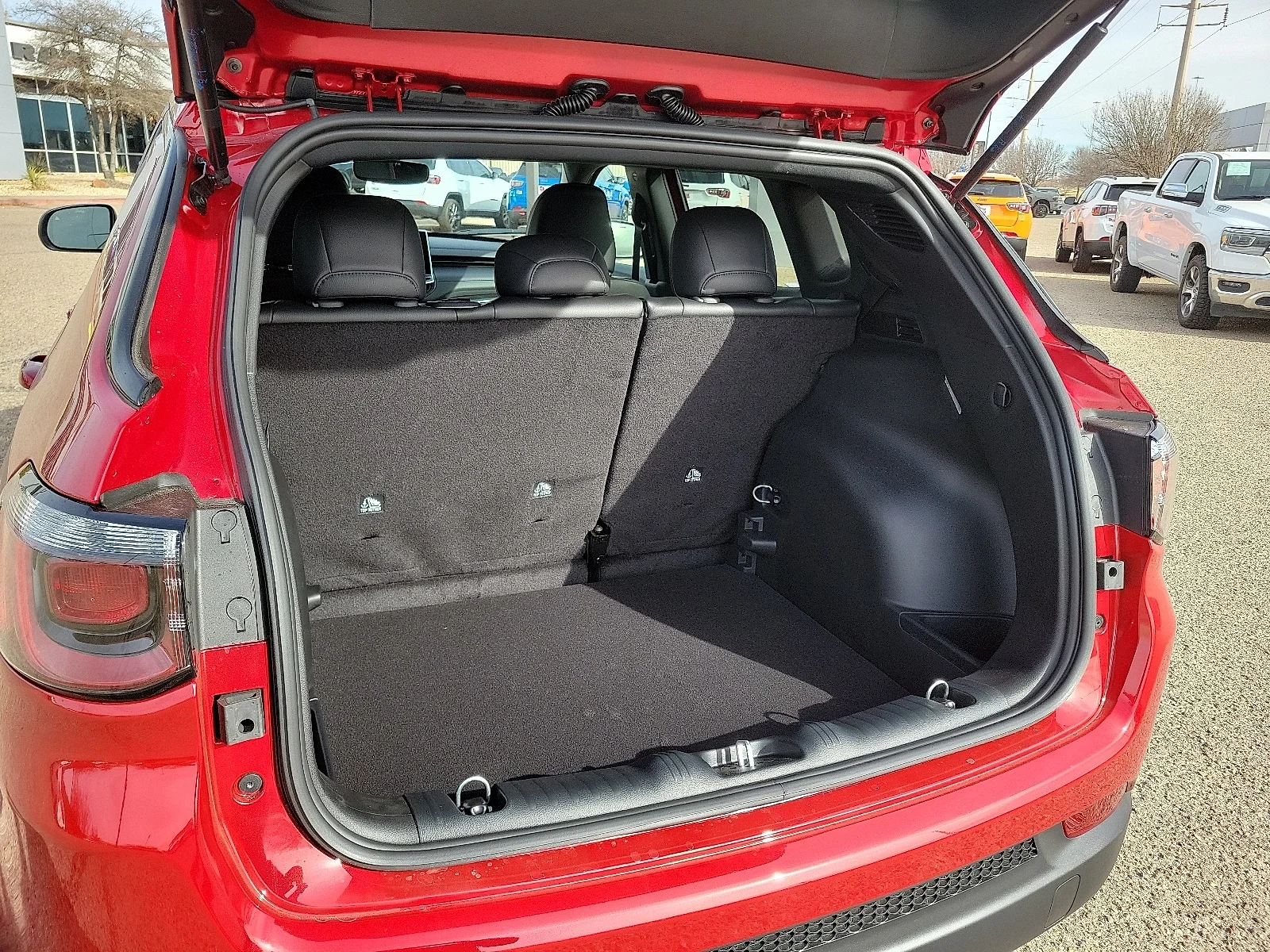 New 2026 Red Hot Pearlcoat Jeep LATITUDE ALTITUDE 4X4 image 8