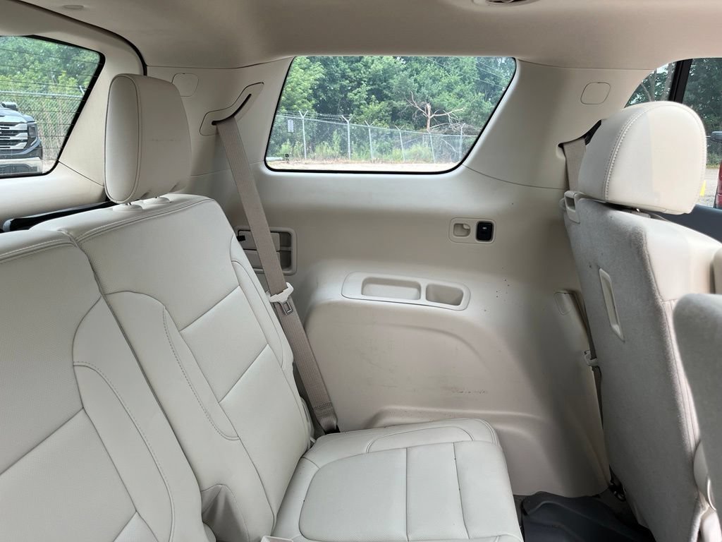Used 2023 White Frost Tricoat GMC Denali image 35