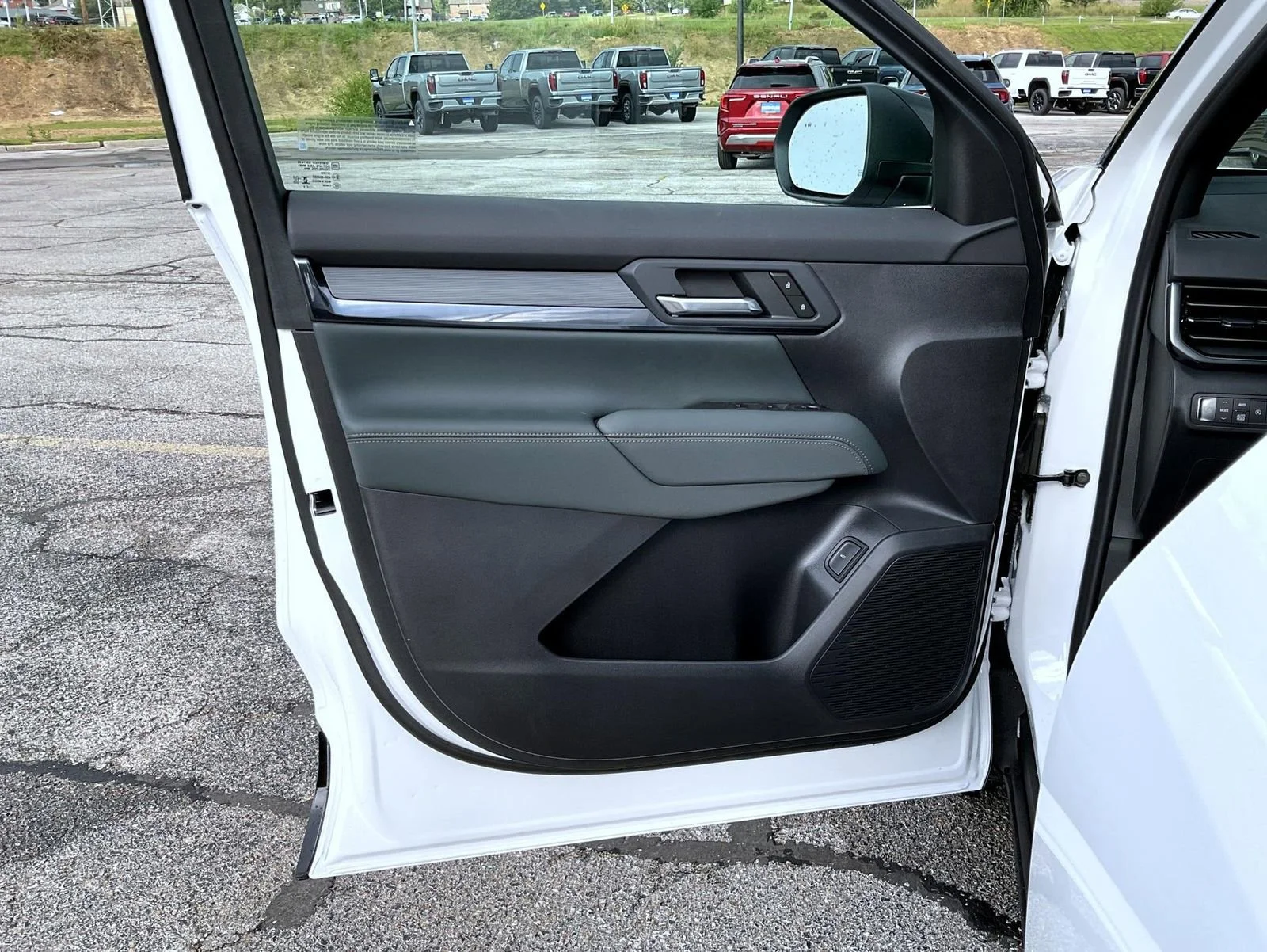 2026 GMC Terrain AT4 - Photo 9