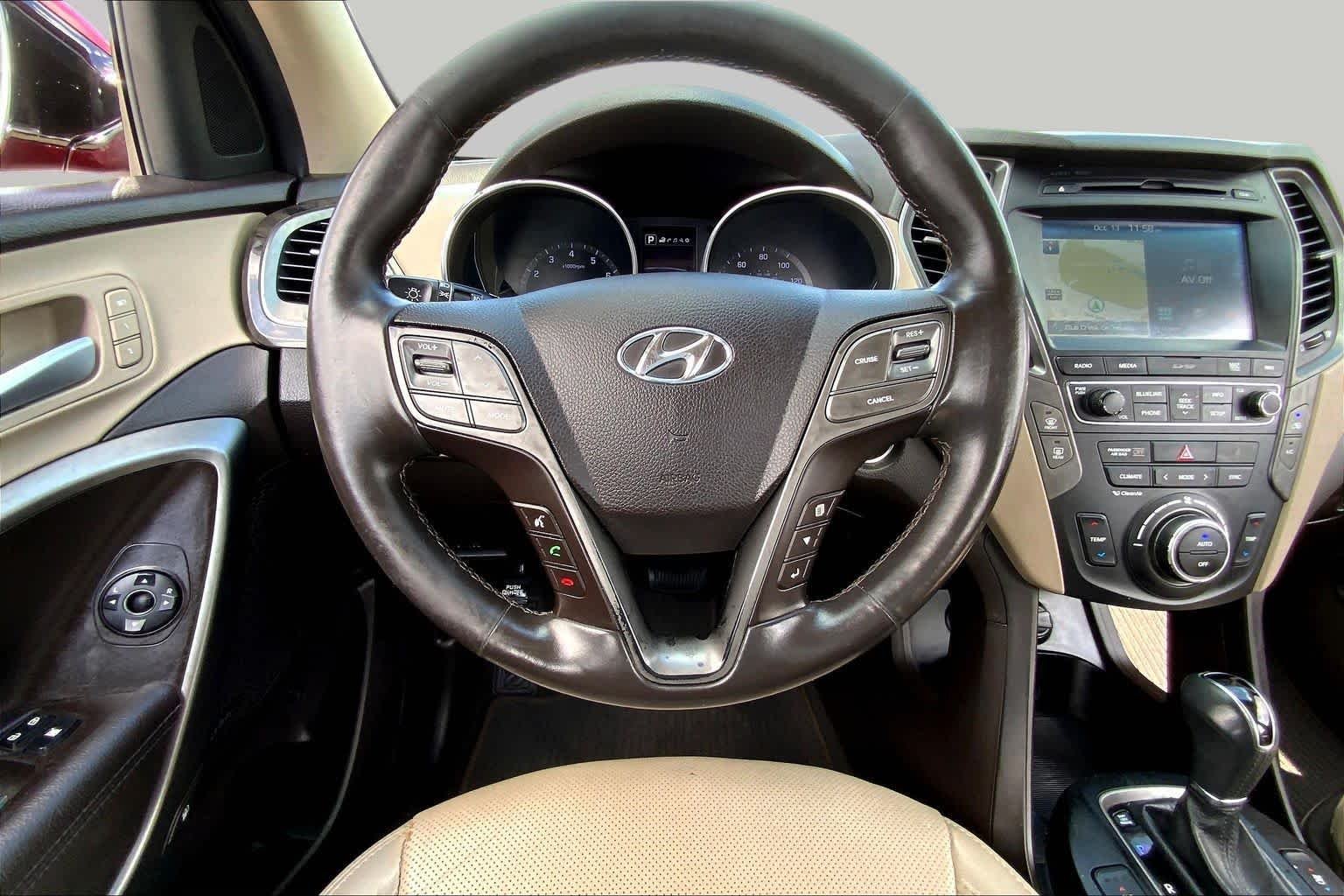 Used 2017 Serrano Red Hyundai 2.4L image 6
