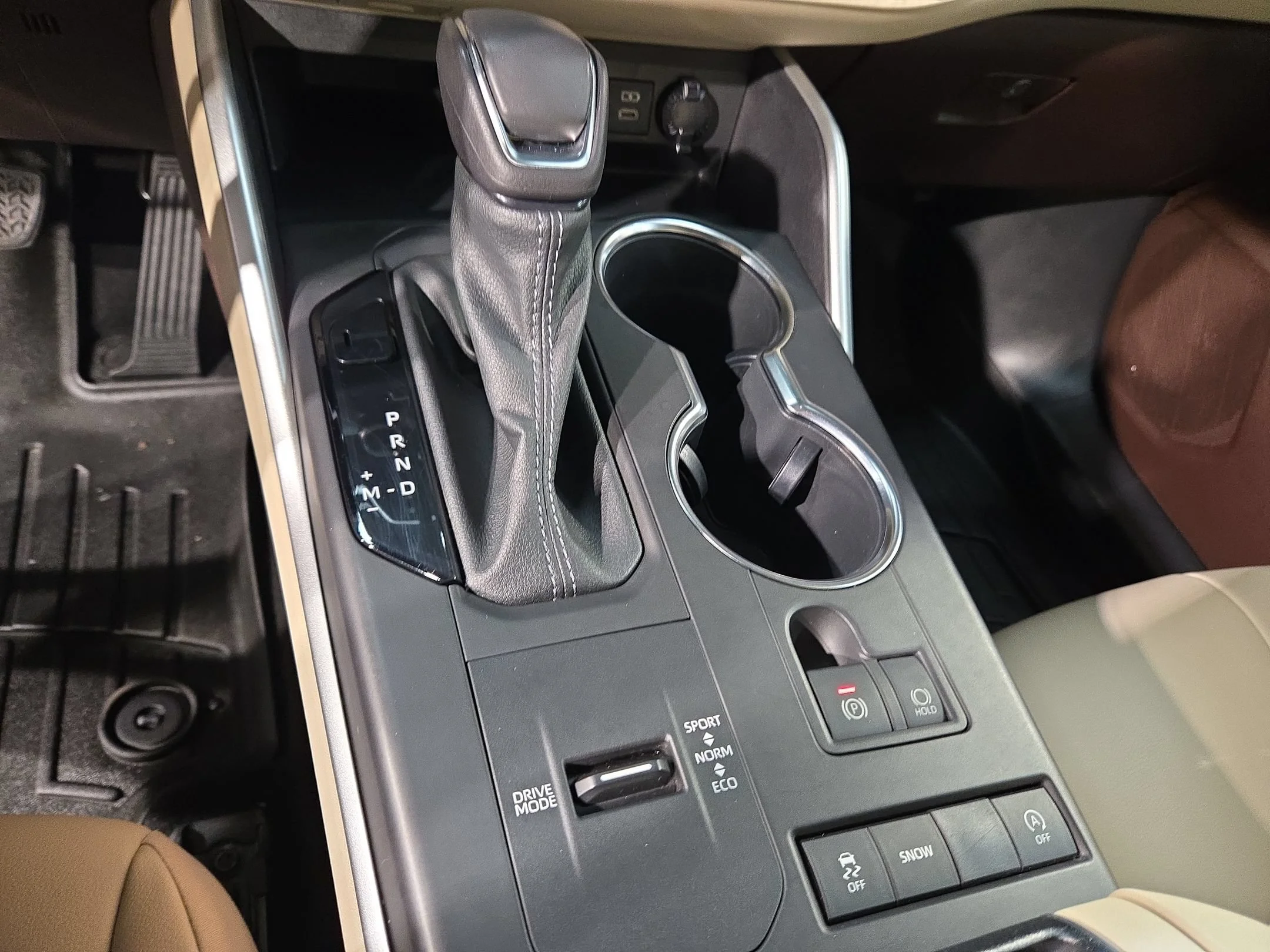 Used 2022 Wind Chill Pearl Toyota XLE image 33