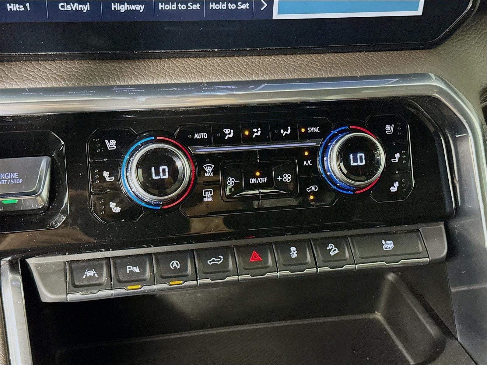 Used 2022 White Frost Tricoat GMC Denali image 16