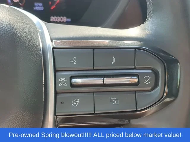 Used 2025 White Chevrolet Trail Boss image 27