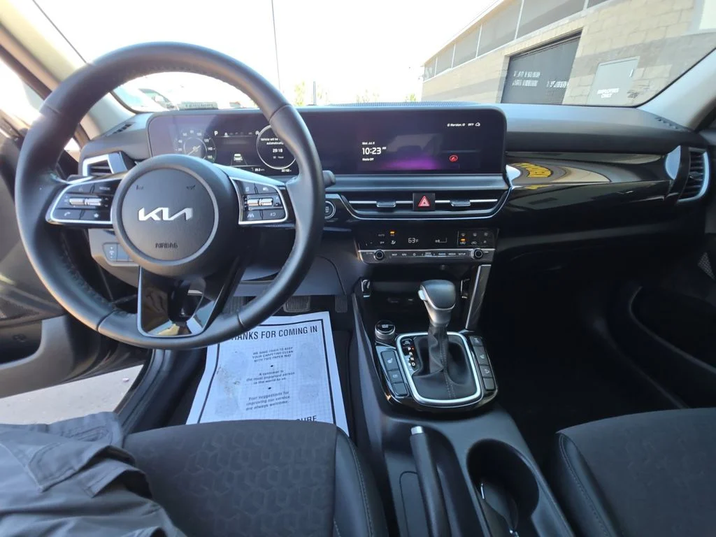 Used 2024 Black Kia S image 21