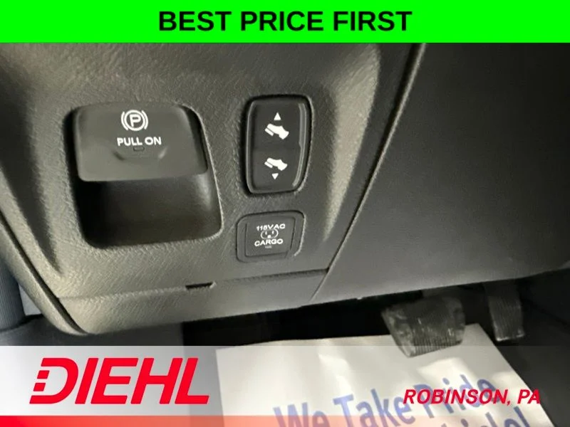 New 2026 Diamond Black Crystal Pearl-Coat Exterior Paint RAM Big Horn/Lone Star image 22