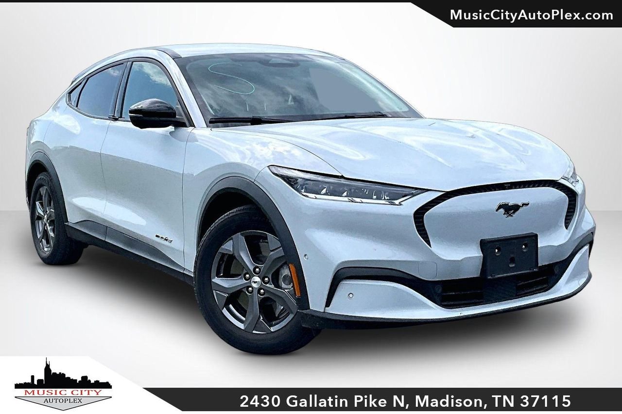 Used 2023 Space White Metallic Ford Select image 1