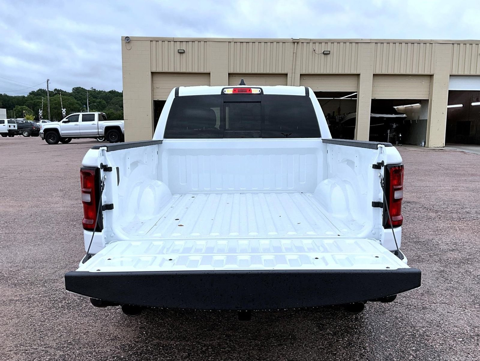 New 2026 Bright White Clear-Coat Exterior Paint RAM Laramie image 9