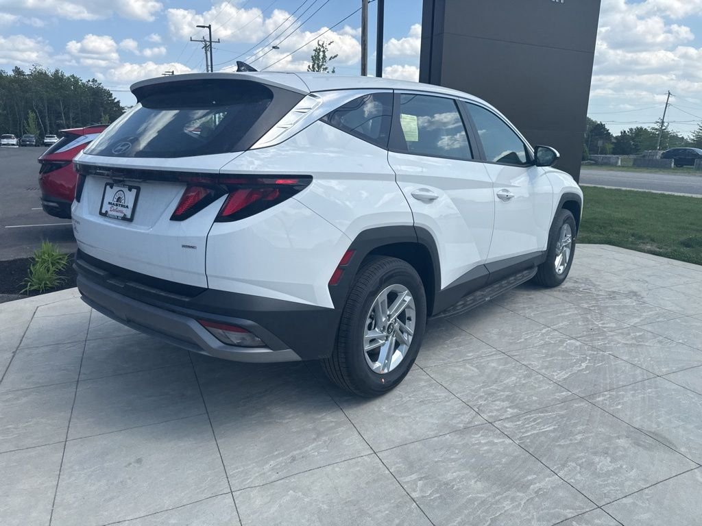 New 2026 White Hyundai SE image 5