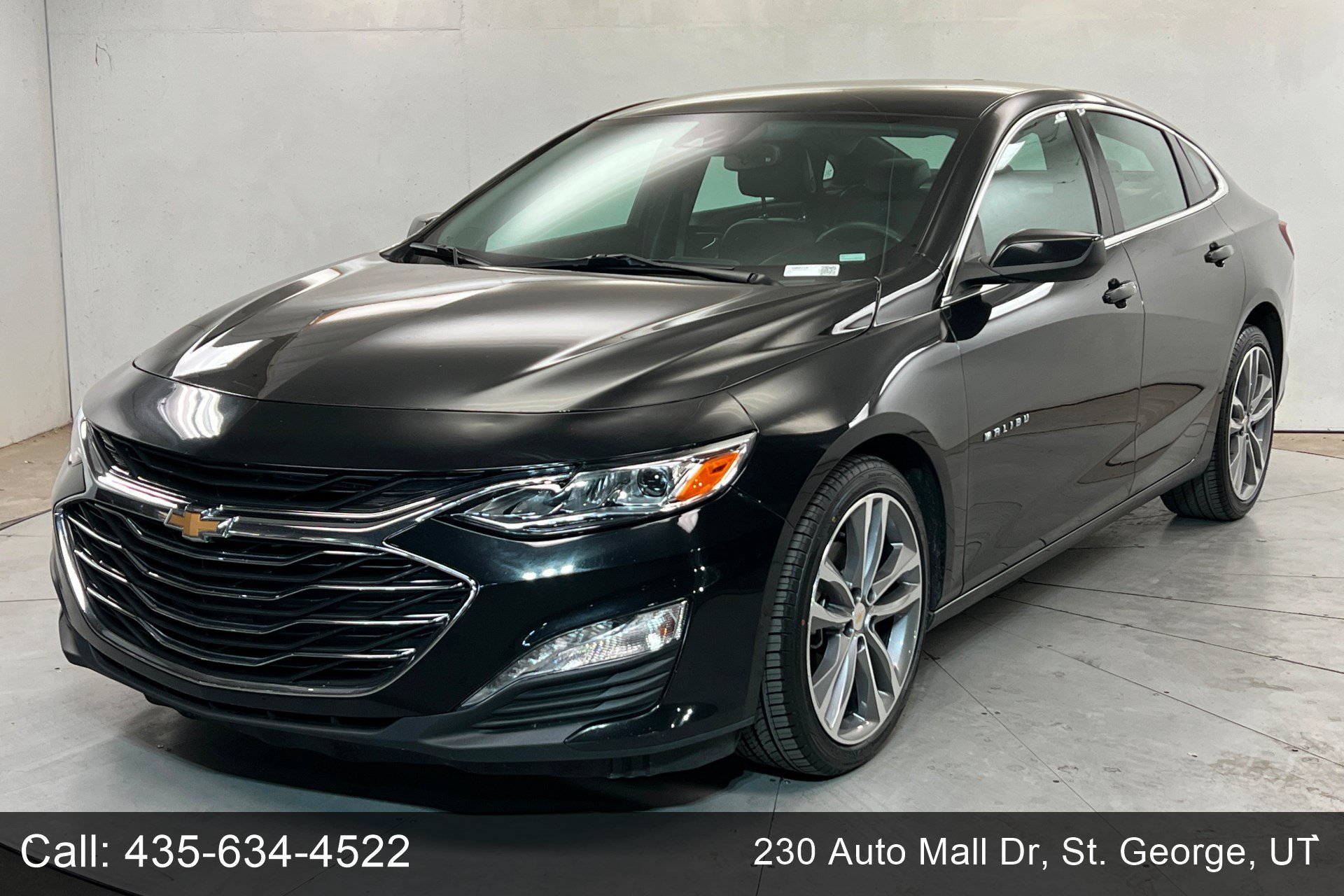 Used 2024 Mosaic Black Metallic Chevrolet LT image 1