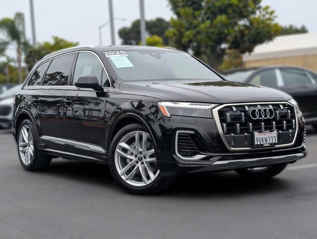 2025 Audi Q7 55 Premium Plus