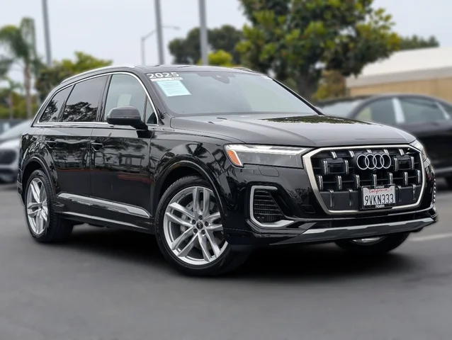 2025 Audi Q7 55 Premium Plus