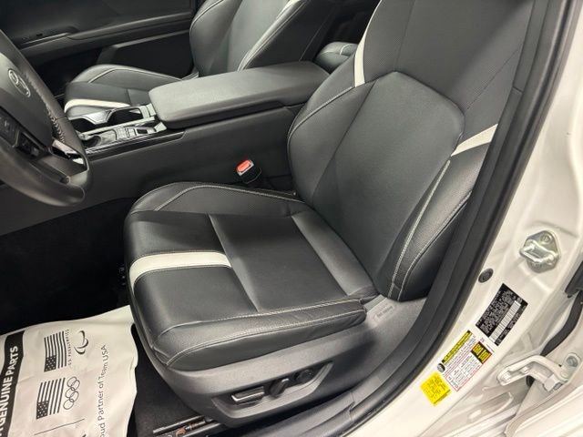 Used 2025 White Toyota SE image 12