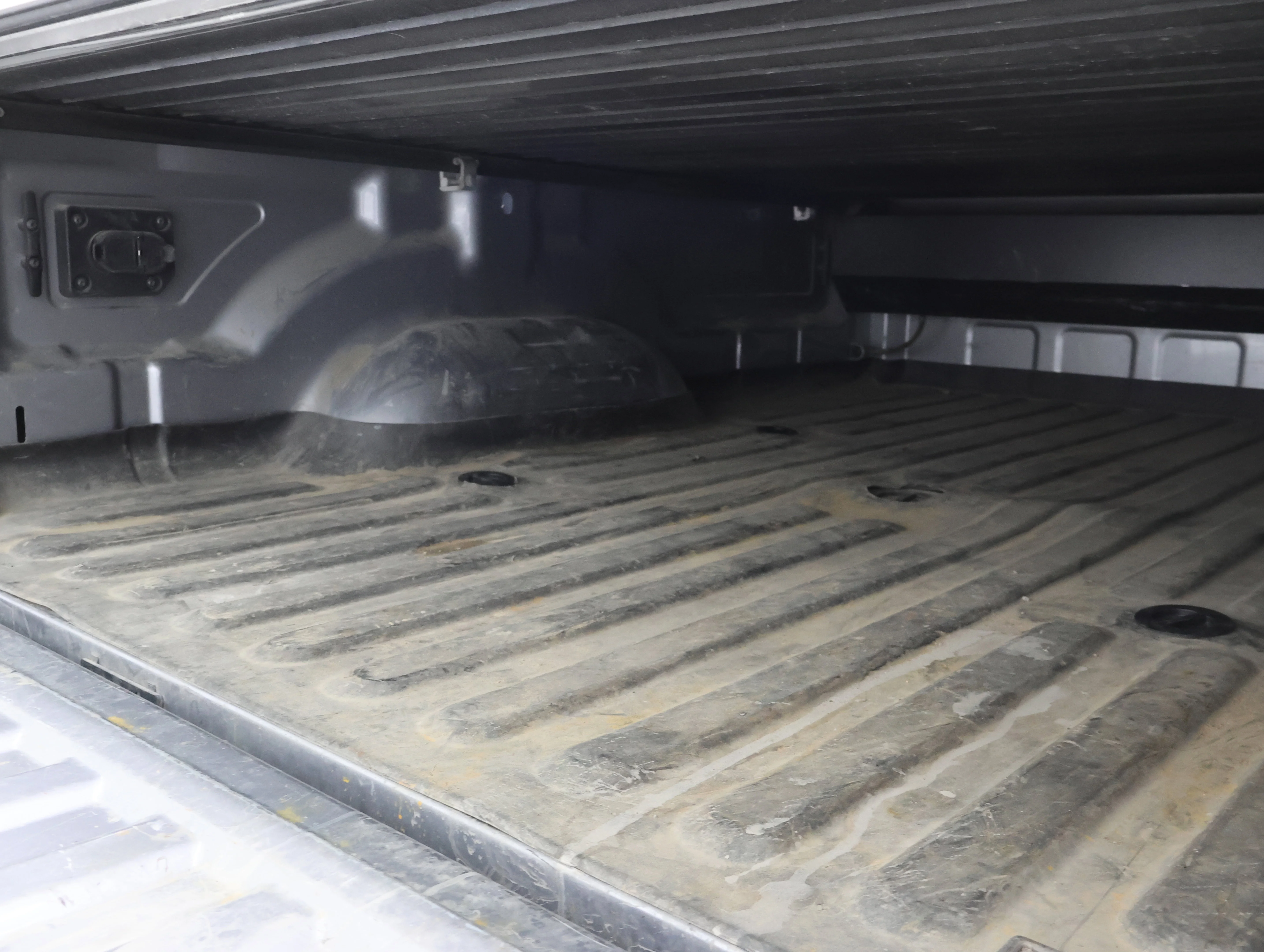 Used 2020 Billet Silver Metallic Clearcoat Ram Laramie image 4