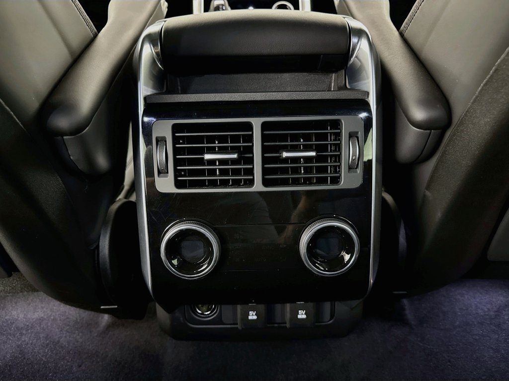 Used 2021 Silver Land Rover HSE Silver Edition image 26