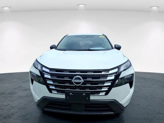 Used 2024 White Nissan S image 5