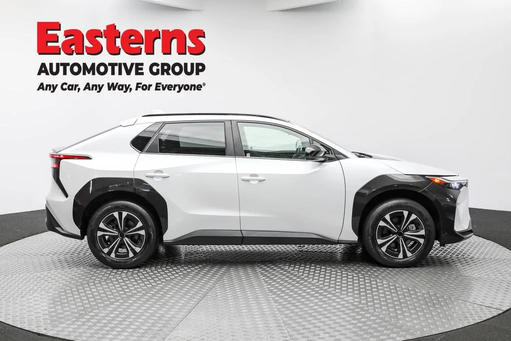 Used 2023 White Toyota XLE image 4