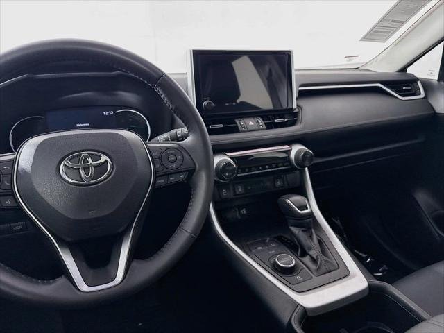 Certified Used 2024 MAGNETIC GRAY MET. Toyota  image 32