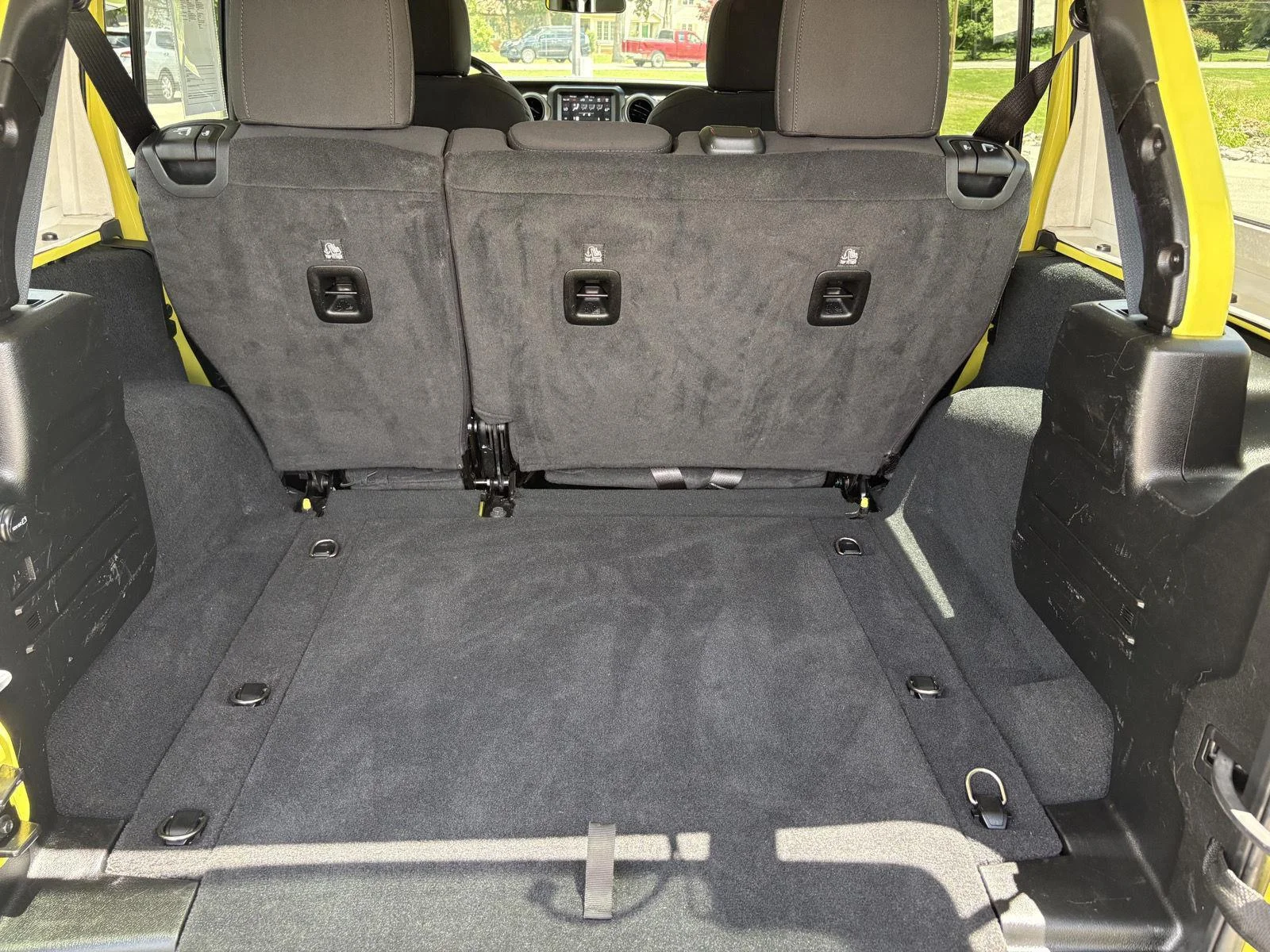 Used 2022 High Velocity Clearcoat Jeep Unlimited Sport S image 29