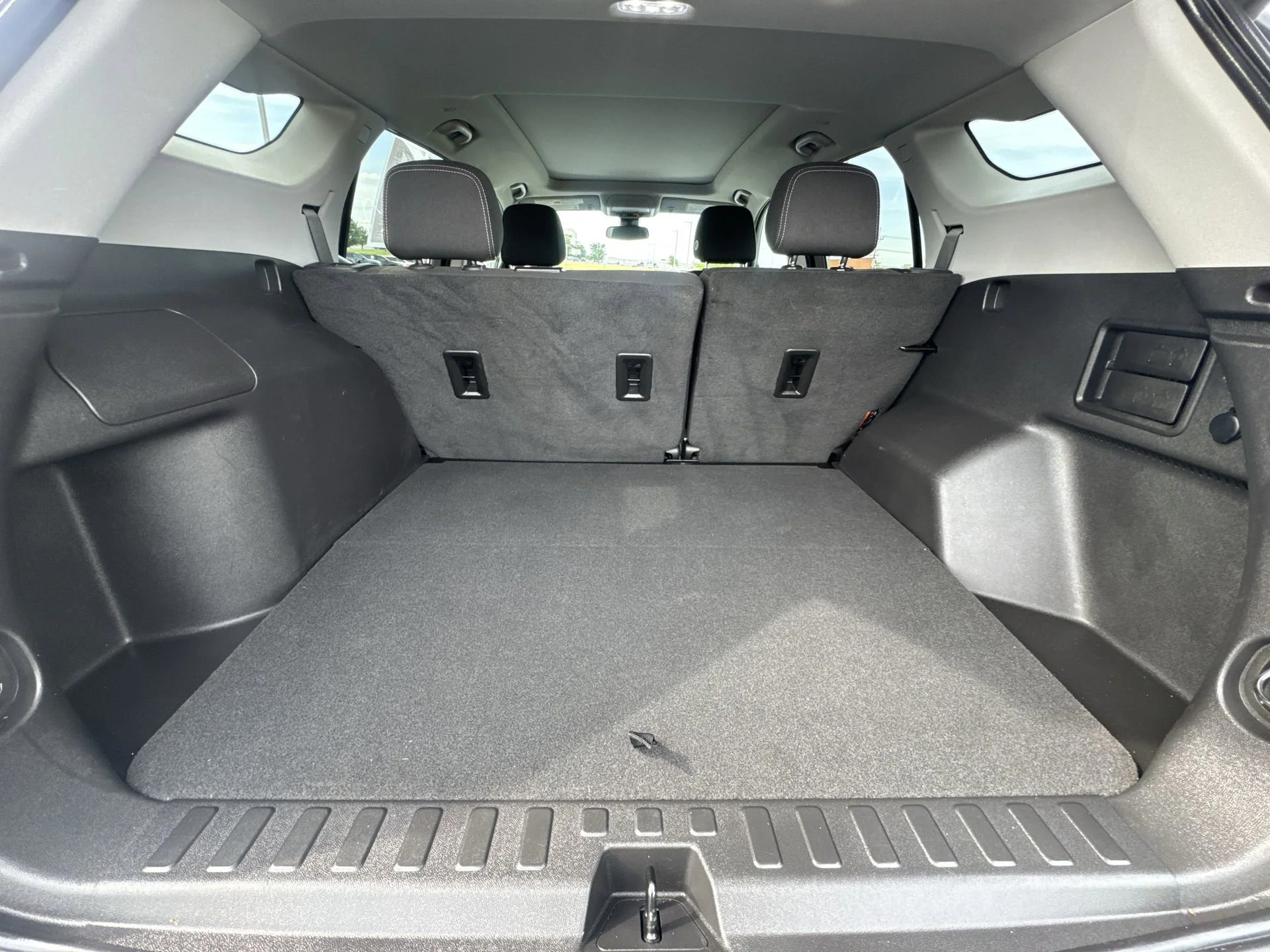 2023 GMC Terrain SLE - Photo 25