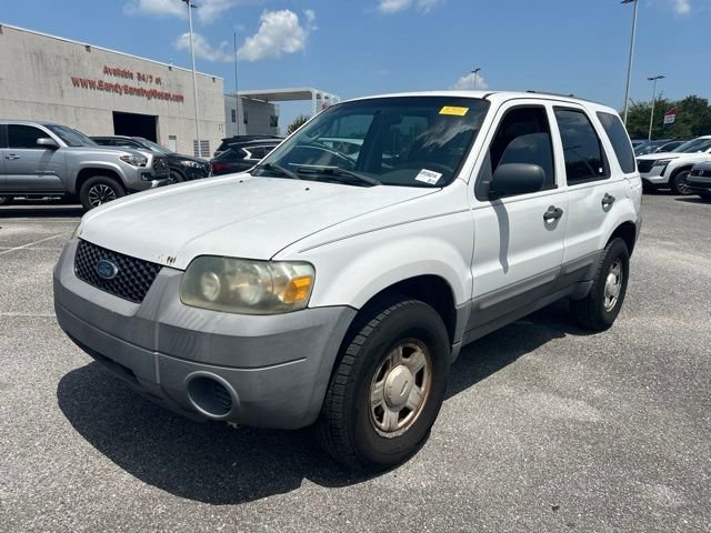 Used 2007 White Ford XLS image 1