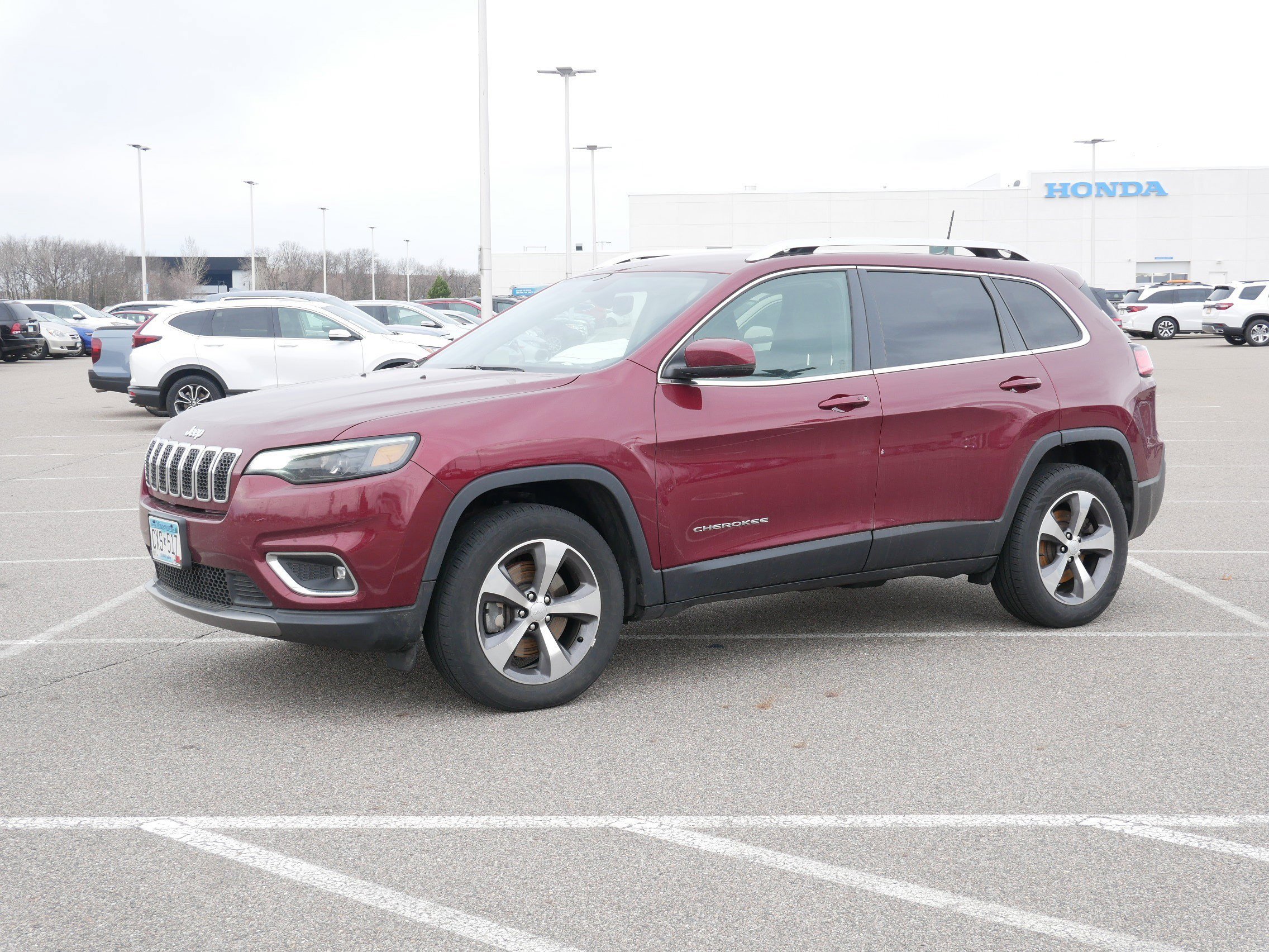 Used 2019 Jeep Cherokee Limited with VIN 1C4PJMDX3KD441742 for sale in Waite Park, Minnesota