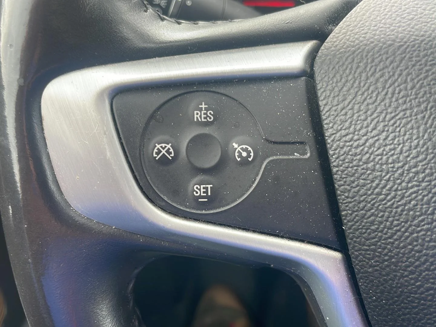 Used 2019 Quicksilver Metallic GMC SLE image 3