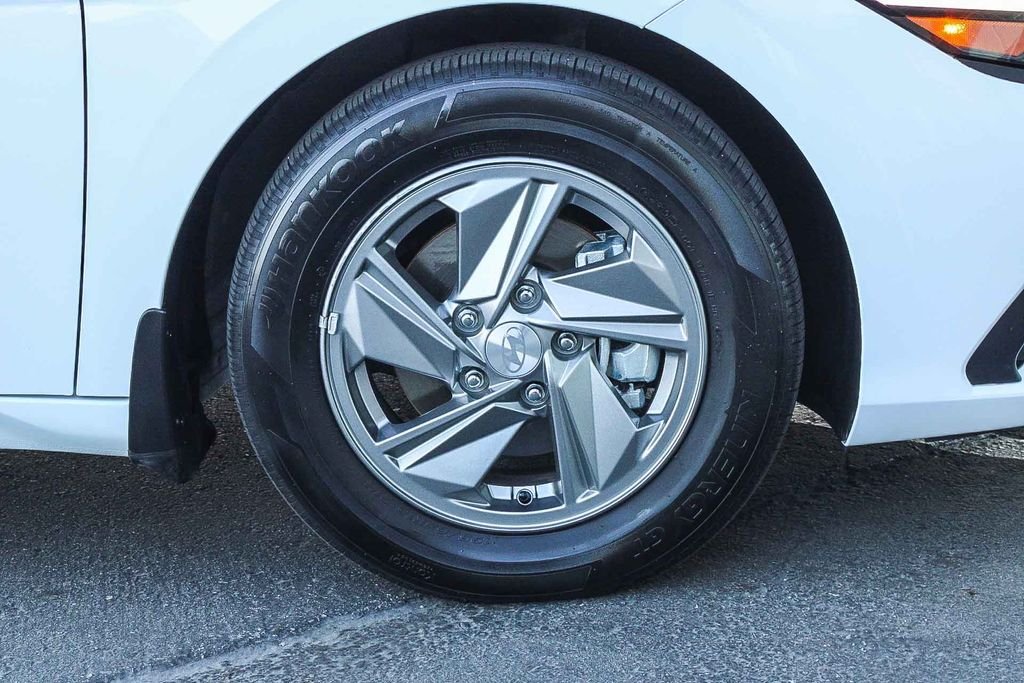 Certified Used 2025 White Hyundai SE image 13