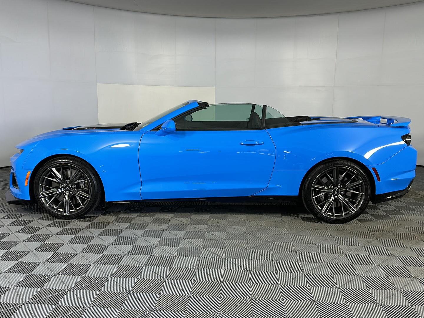 Used 2023 Rapid Blue Chevrolet ZL1 image 5