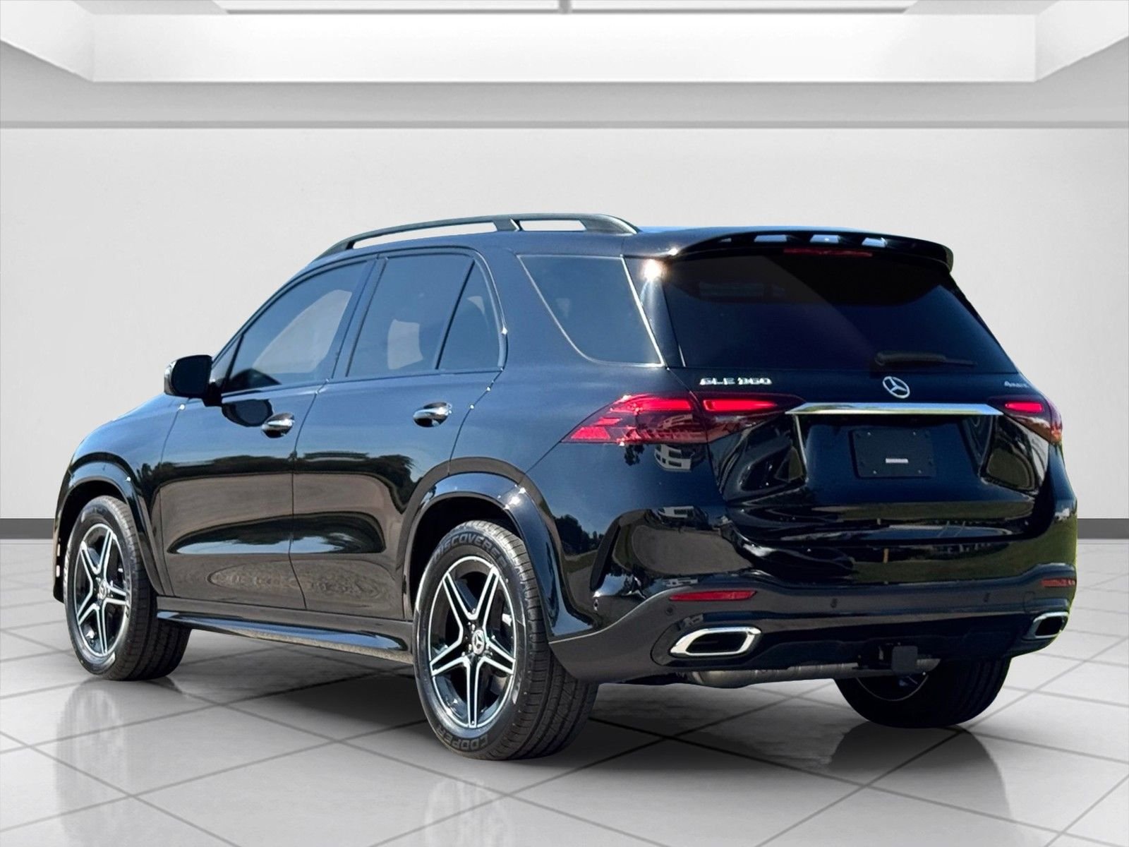 New 2026 Obsidian Black Metallic Mercedes-Benz GLE 350 image 4