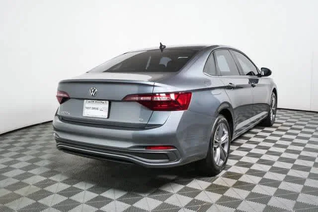 Certified Used 2024 Platinum Gray Metallic Volkswagen SE image 23