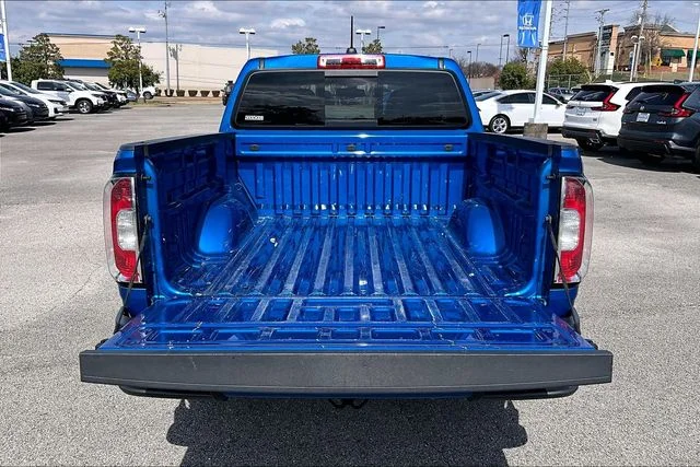 Used 2022 Blue GMC Elevation image 31