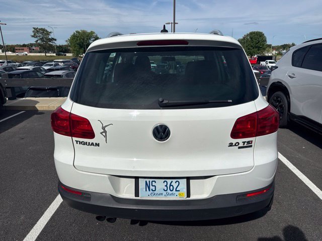 Used 2014 White Volkswagen  image 9