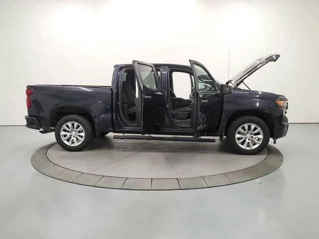 Used 2022 Gray Chevrolet Custom image 17