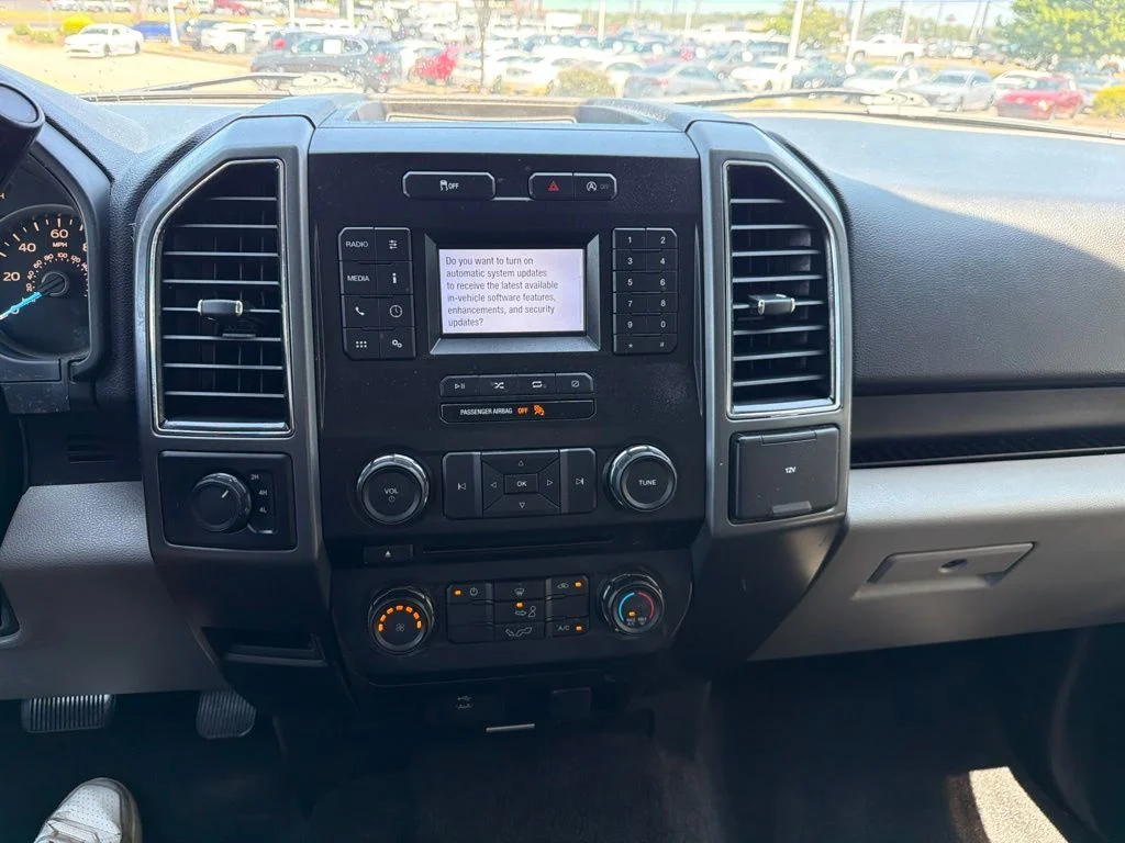 Used 2018 Gray Ford XLT image 21