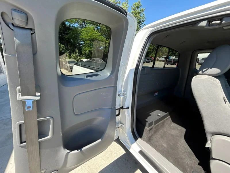 Used 2015 White Toyota Pickup 4D 6 ft image 25